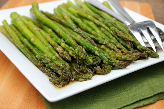 Broiled asparagus with balsamic-butter sauce recipe