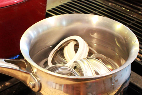 boil canning jar lids and rings