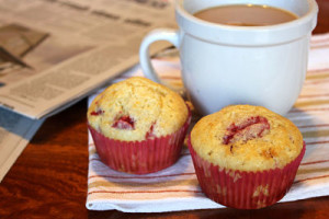 Strawberry-Muffins-with-Streusel-Topping